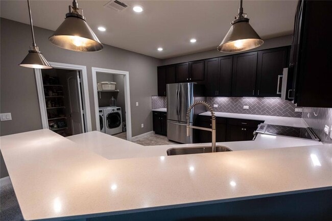 Building Photo - 7708 Nunsland Dr