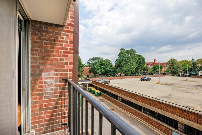 Building Photo - 901 S Ashland Ave