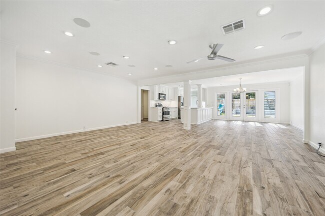 Building Photo - 3607 Deal St