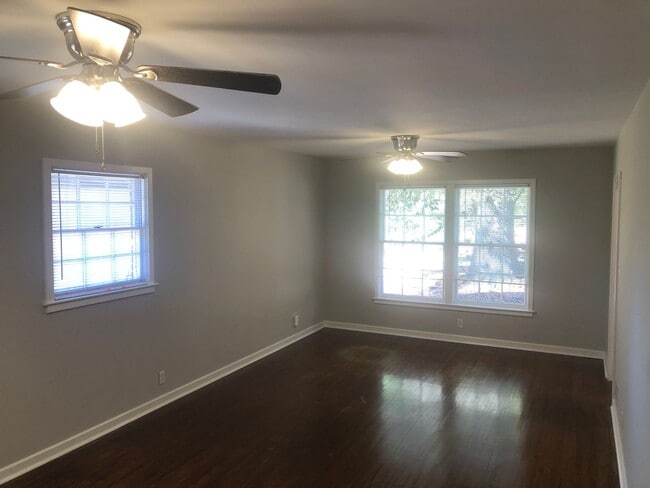 Building Photo - 4113 Acacia Dr