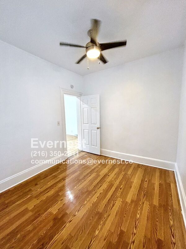 Building Photo - 1858 W 45th St