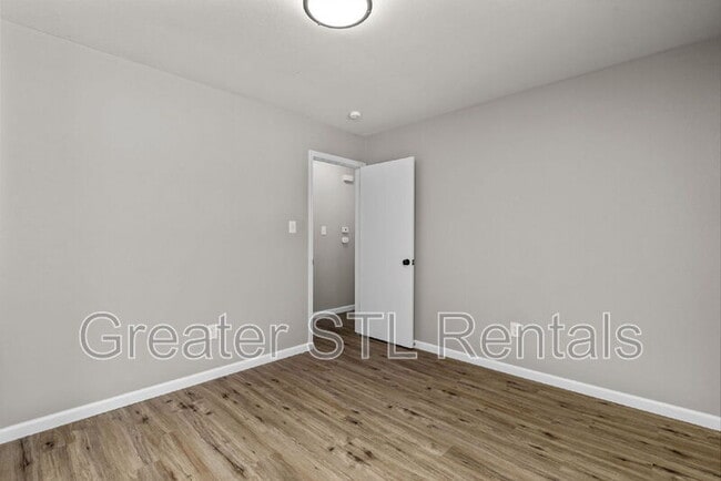 Building Photo - 208 Laurelwood Dr