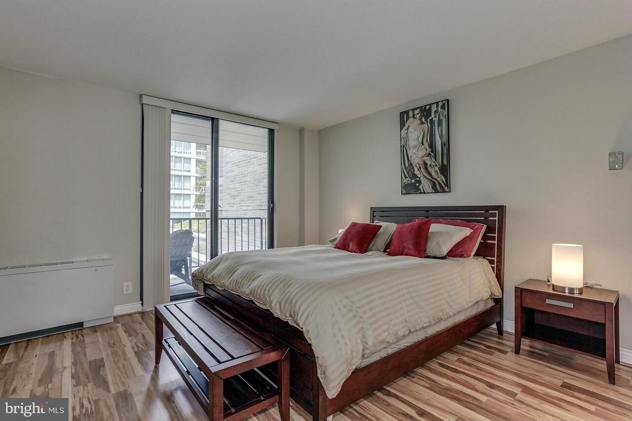 Bedroom - 2201 L St NW