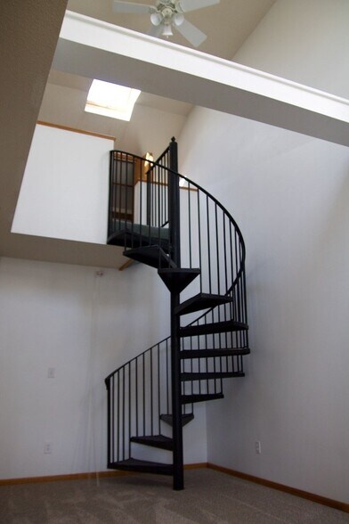 Building Photo - 804 Cross Park Ave
