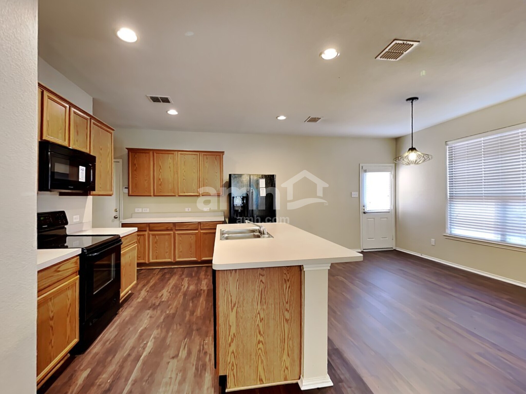 Building Photo - 912 Jamie Dr
