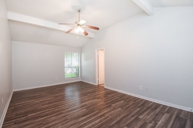 Building Photo - 14418 Royal Hill Dr