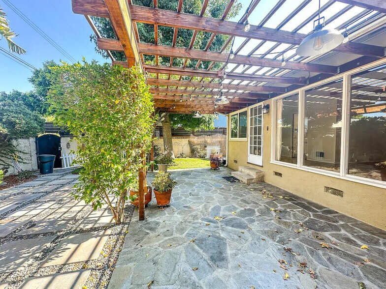 Back Yard Patio 2 - 5714 Simpson Ave