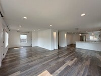 Building Photo - Gorgeous remodeled 4 bed 2.5 bathroom home!