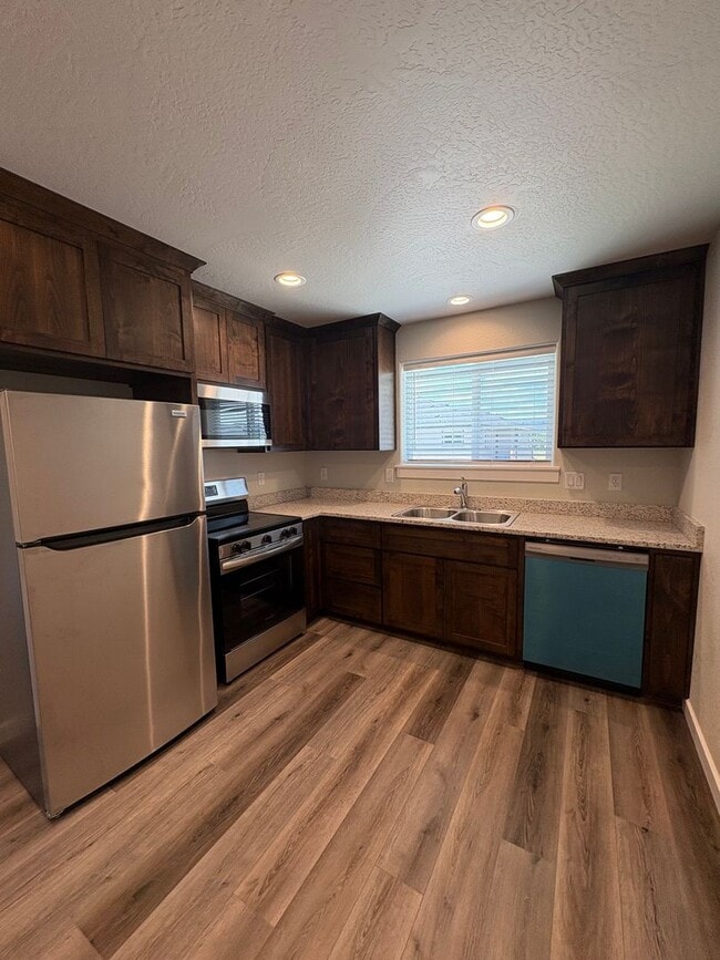 Building Photo - 1 Bedroom, 1 Bath in Central Point