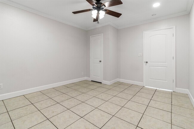 Building Photo - 714 Ogilvie St