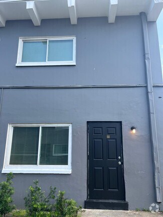 Building Photo - 835 E University Blvd