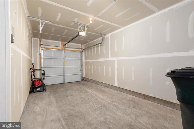 Building Photo - 140 Tye Ct