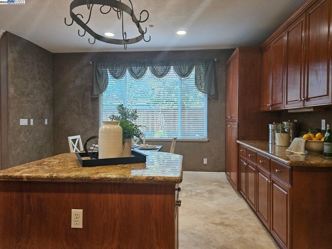 Building Photo - 1428 Legend Ln