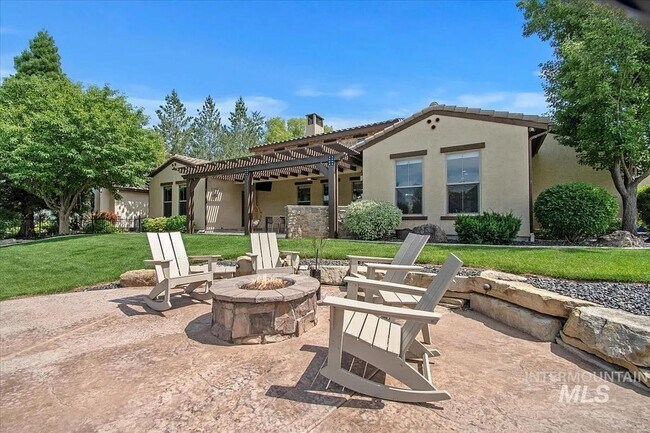 Building Photo - Stunning 4 Bedroom Home in The Shores | Luxury Meets Every Day Comfort