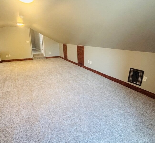 Building Photo - 425 N Brady St