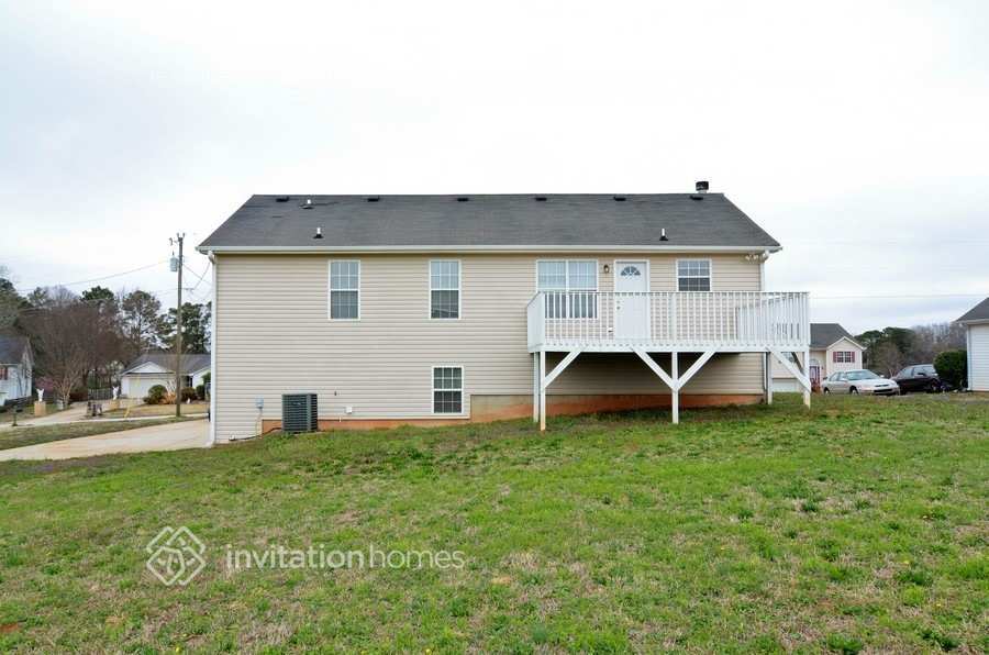 Building Photo - 295 Claremont Dr