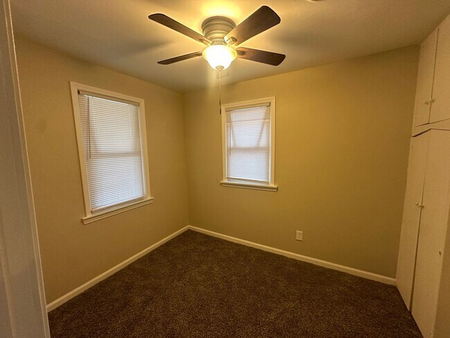 Building Photo - Freshly Renovated 3-Bedroom Home – Quality...