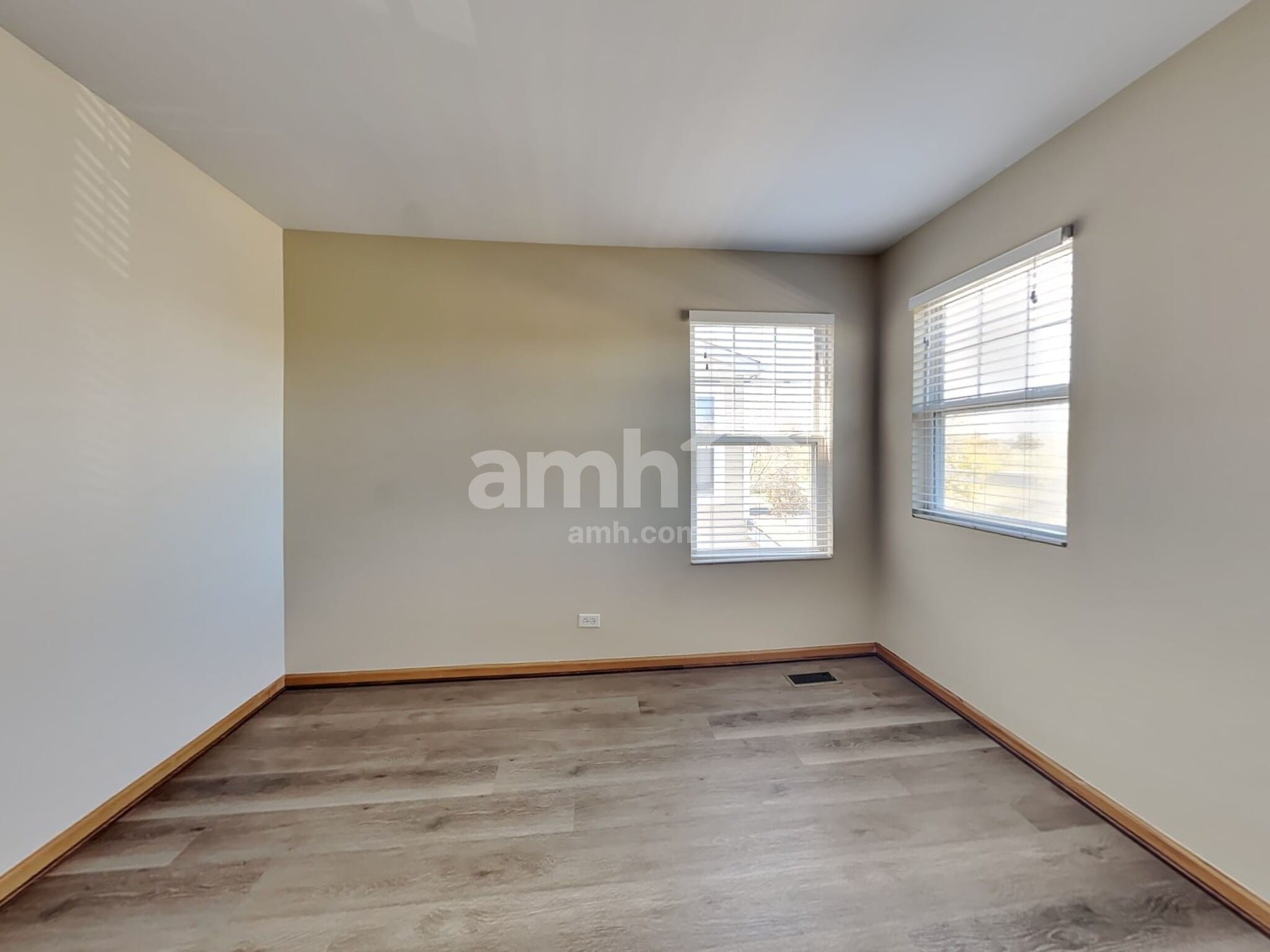 Building Photo - 1979 Cobblestone Dr