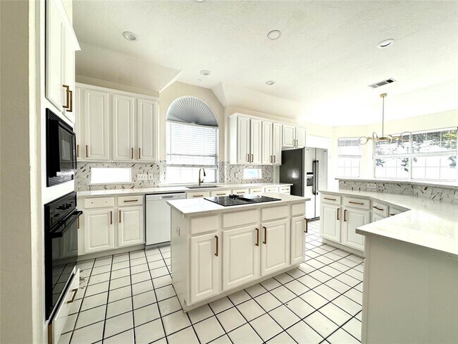 Building Photo - 10305 Open Gate Dr