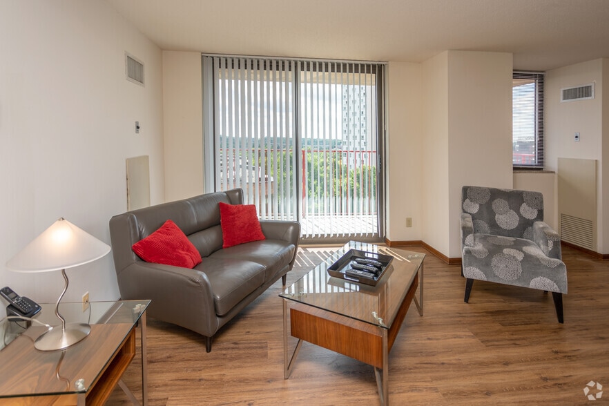 One Ten Grant 110 W Grant St Minneapolis MN 55403 Apartment Finder