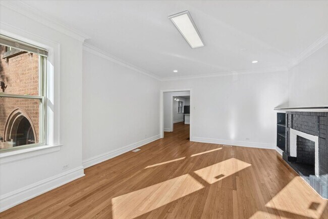 Building Photo - 5412 N Kimball Ave