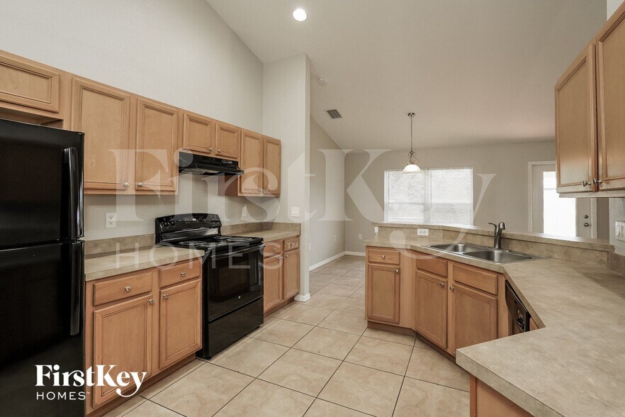 Building Photo - 521 NW 14th Terrace