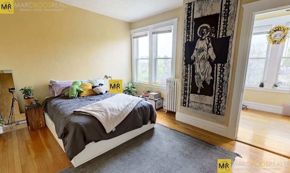 Building Photo - 59A Strathmore Rd