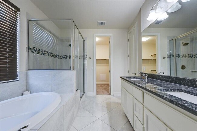 Building Photo - 14204 Tyburn Trail