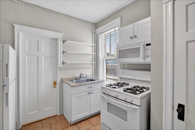 Building Photo - Delmar Scoop