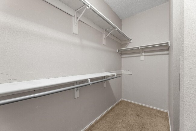 Building Photo - 10713 Alexandria Dr