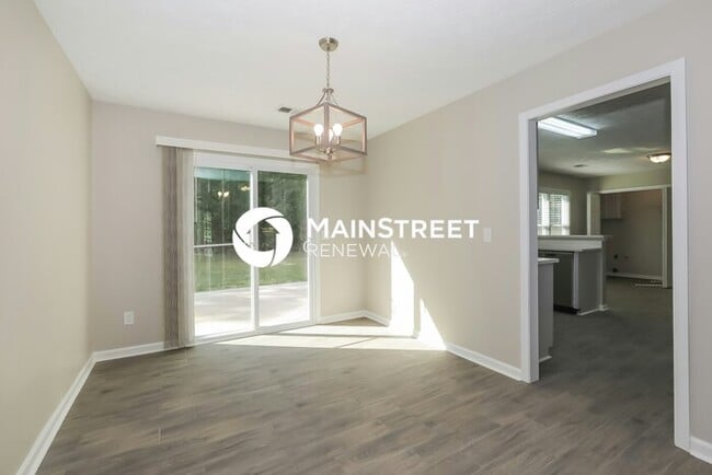 Building Photo - 3 Bedroom Pet-Friendly Home in LOGANVILLE,...