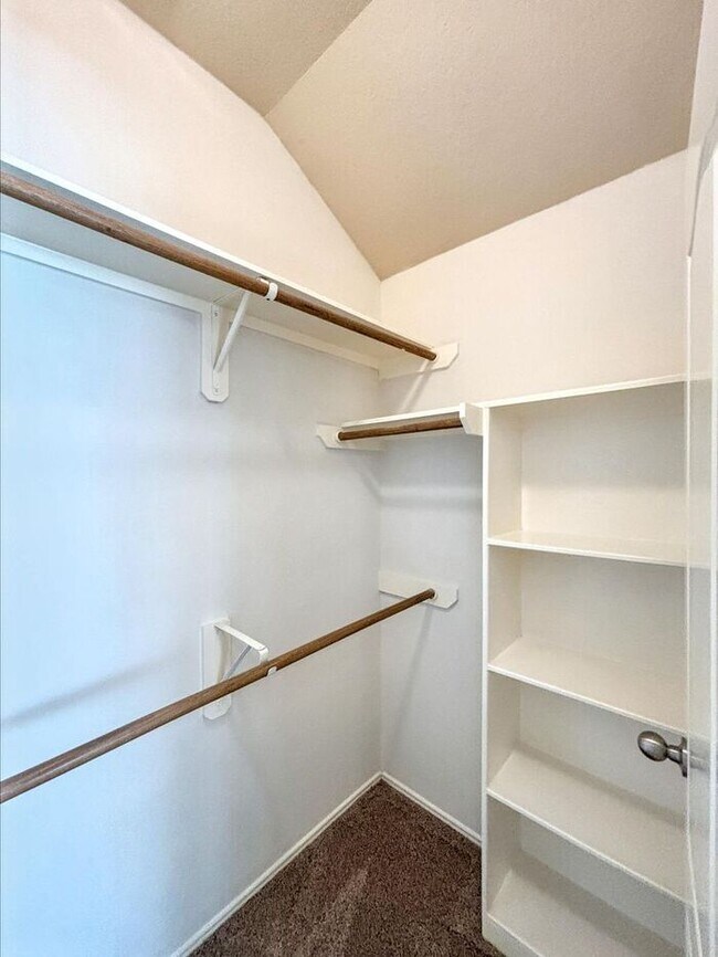 Building Photo - Spacious 3-Bedroom, 2-Bath Home with Conve...