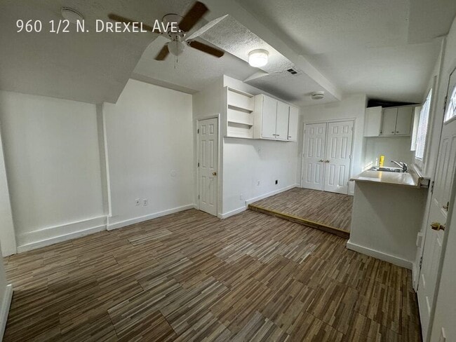 Building Photo - 960 N Drexel Ave