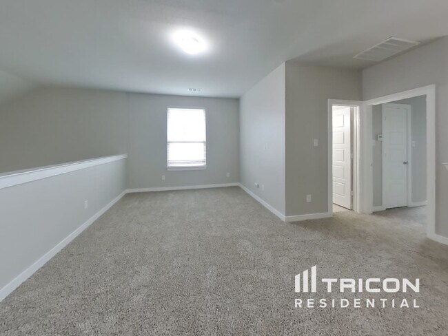 Building Photo - 1620 Village Creek Dr