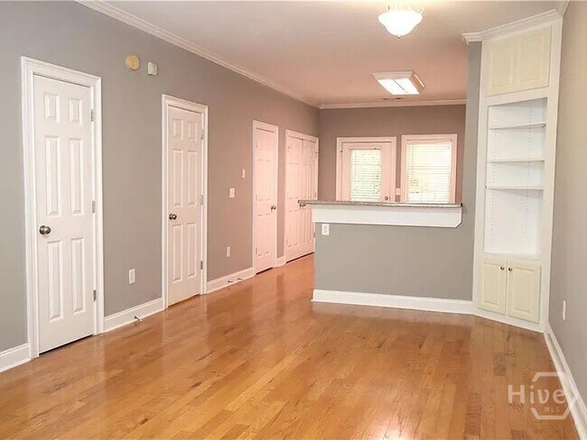Building Photo - 460 S Barnett Shoals Rd