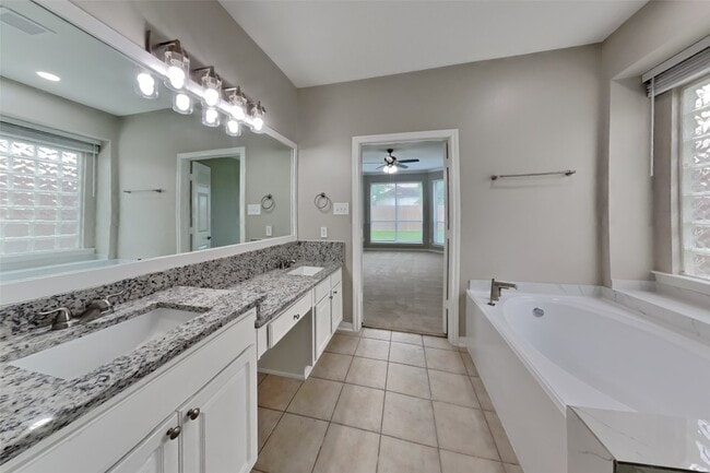 Building Photo - 6714 Village Bridge Dr