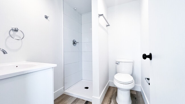 Building Photo - 3001 Van Buren Pl