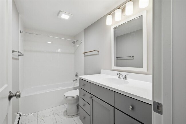 Building Photo - 144 E Bailey Rd