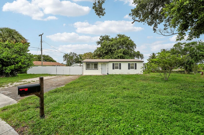 Primary Photo - 3401 F Ave
