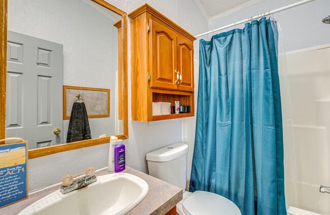 Building Photo - 6651 SE Co Rd 337