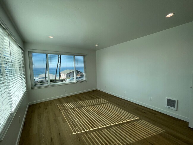 Building Photo - 518 S Pacific St