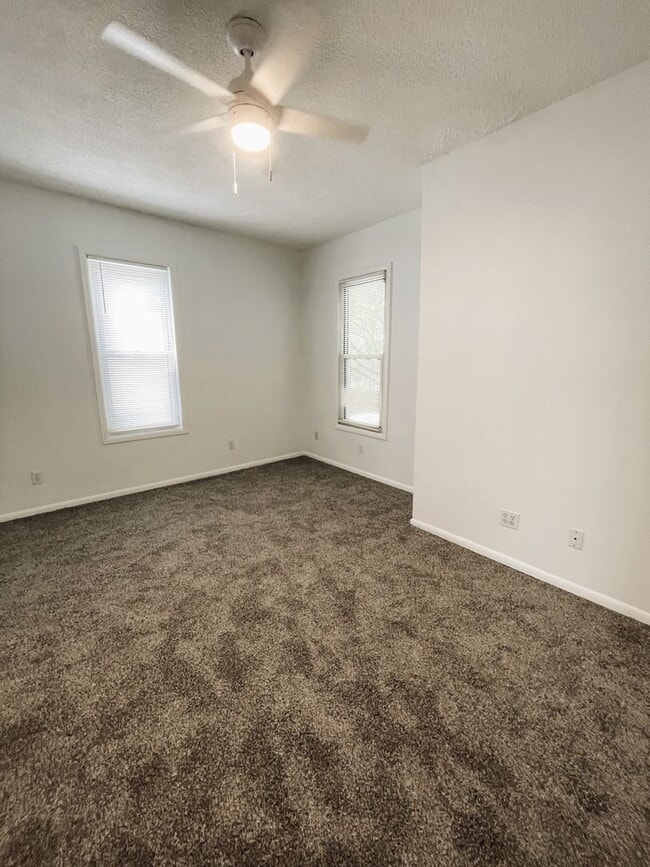 Building Photo - $1975 FOR RENT - SINGLE UPDATED FAMILY HOU...