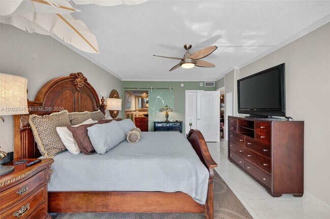 Building Photo - 121 Golden Isles Dr