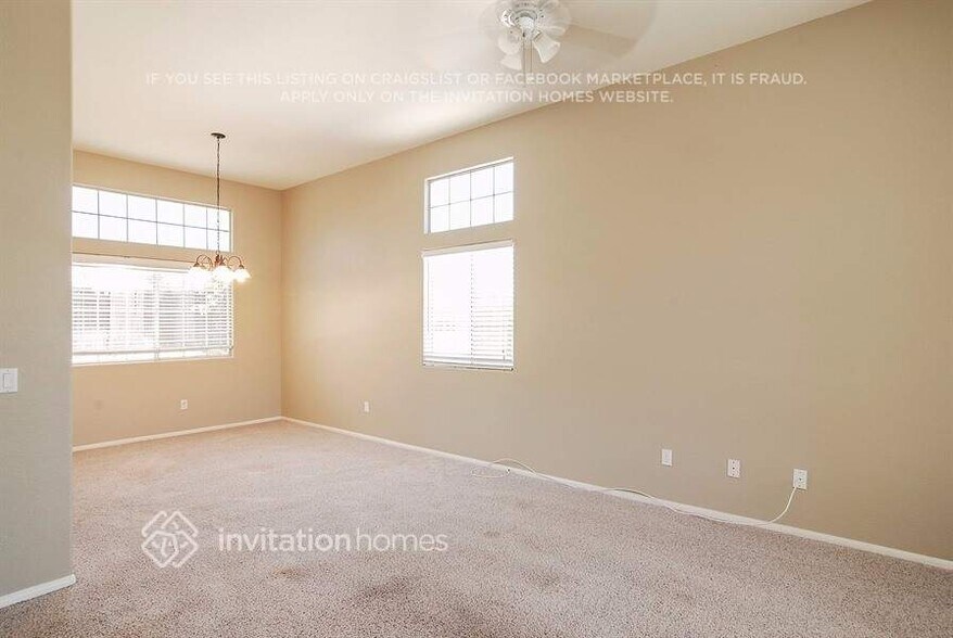 Building Photo - 27025 Hemingway Ct