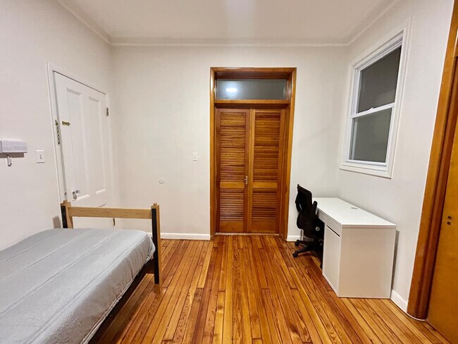 Building Photo - 1014 Washington St