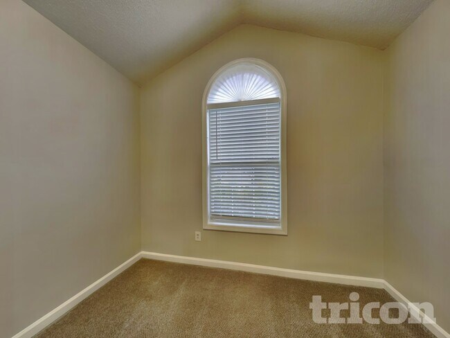 Building Photo - 10980 Thrasher Rd