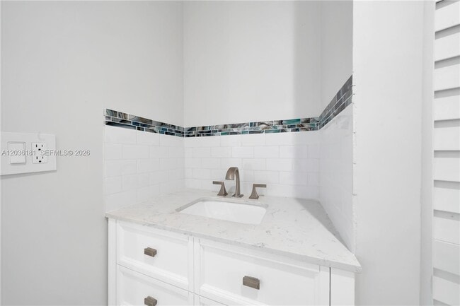 Building Photo - 7555 SW 28th Street Rd