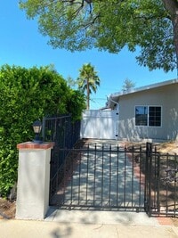 Building Photo - 6919 Lena Ave