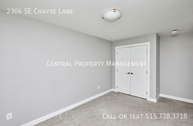 Building Photo - 2304 SE Chayse Ln