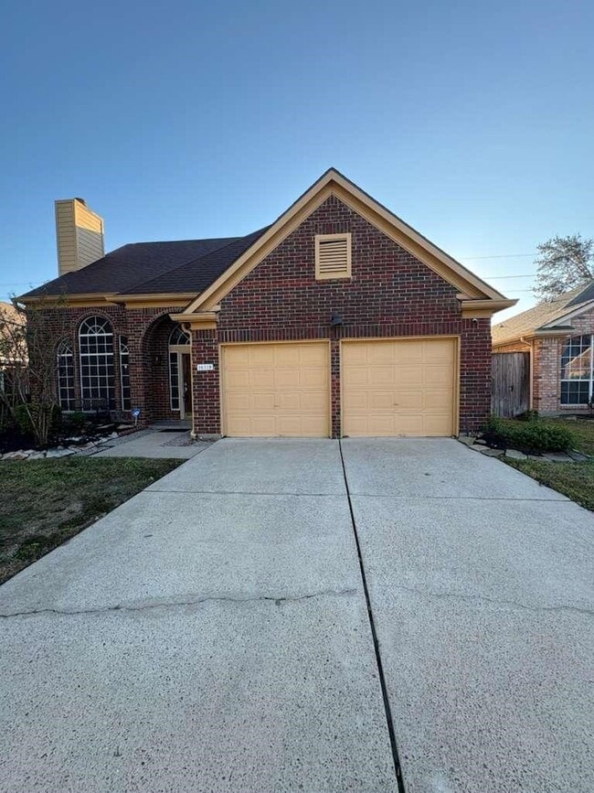 Building Photo - 16119 Lakestone Dr